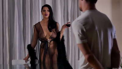 Butun dunyo boylab onlayn katta kokrak porno